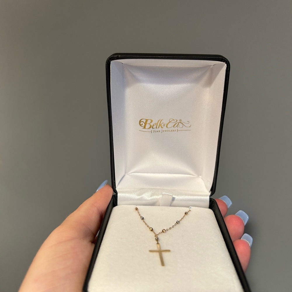 Beautiful Cross Necklace, Never worn